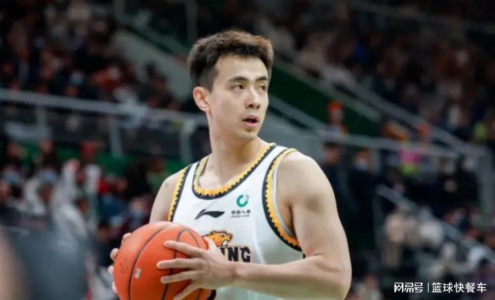 三分球40投34中！赵继伟火线复出拯救辽篮：他能率队重返四强吗？